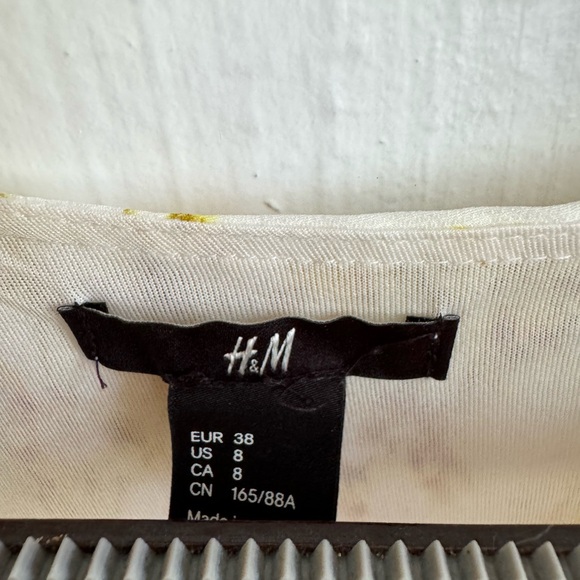 Yellow Floral Tiered Ruffled H&M Dress - Picture 4 of 8